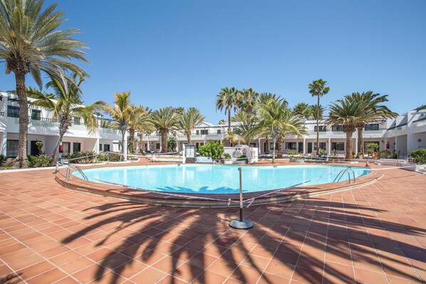 Een verwarmd zwembad