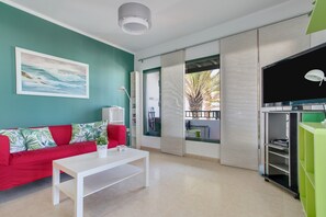 TV - Apartamento Sol y Playa with Pool, Wi-Fi, Terrace & Garden (Puerto del Carmen)