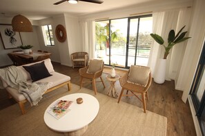 Apartment | Living area | 1-inch flat-screen TV with digital channels, TV