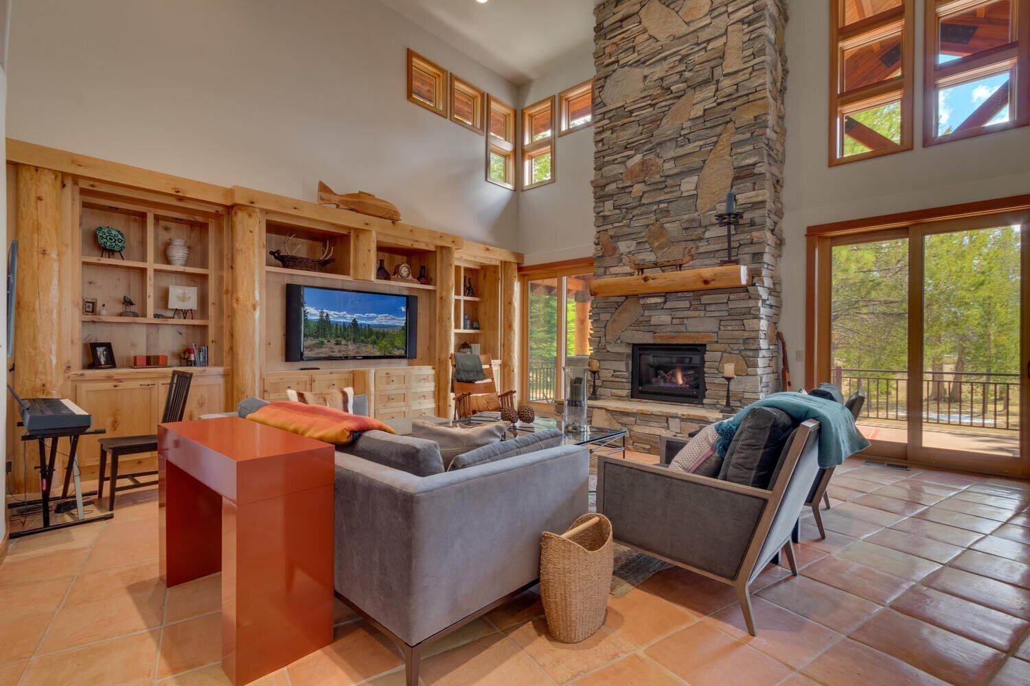 Tranquil Retreat at Tahoe Donner - Private Hot Tub - Stunning Views - Amenity Access