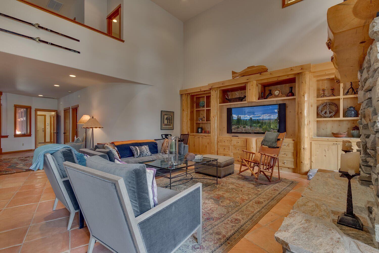 Tranquil Retreat at Tahoe Donner - Private Hot Tub - Stunning Views - Amenity Access