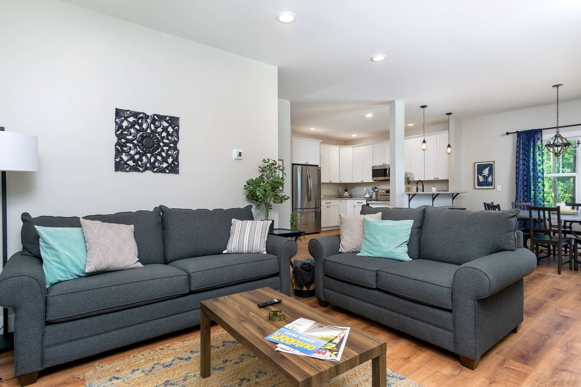 The Black Pearl - New Hot Tub - 5 mins. from downtown Black Mtn. - Lg Yard - BBQ - Fire pit - PetsOk