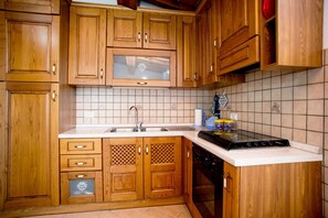 Fridge, oven - LE TARTARUGHE - MONO LE TARTARUGHE 2 (Campo nell'Elba)