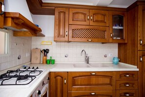 Fridge, oven - LE TARTARUGHE - TRILOCALE LE TARTARUGHE (Campo nell'Elba)