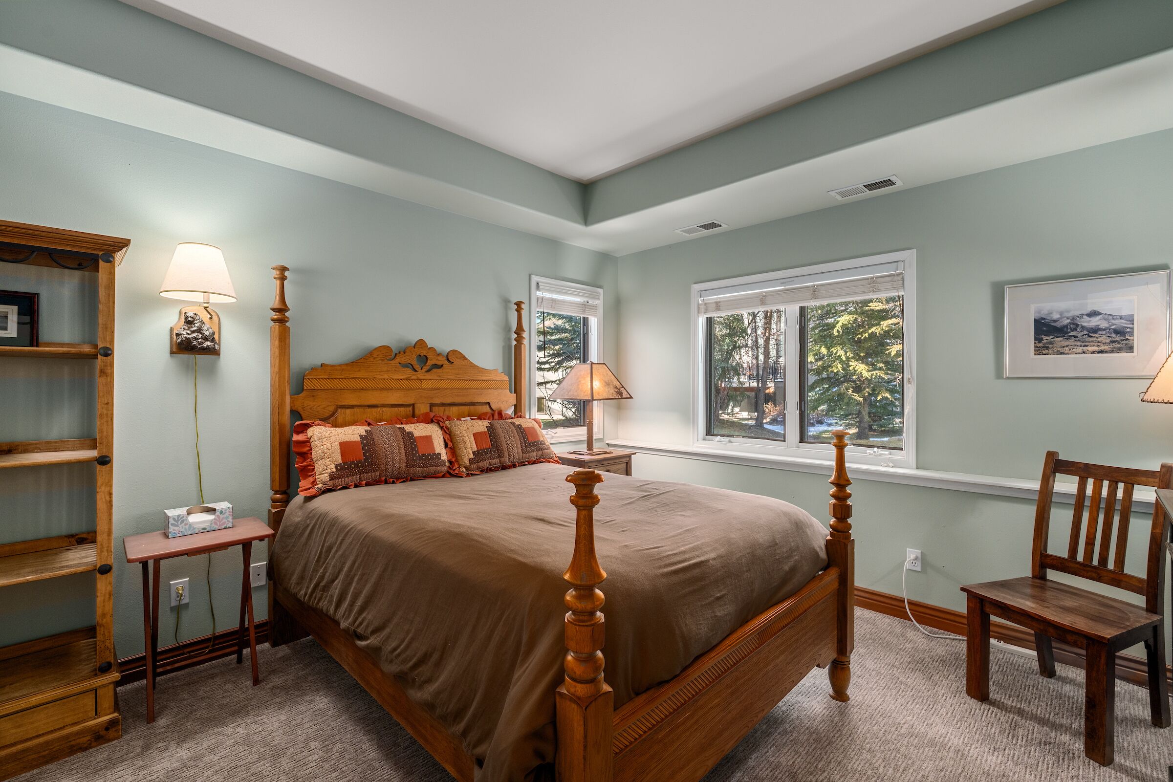4 bedrooms, iron/ironing board, free WiFi, bed sheets