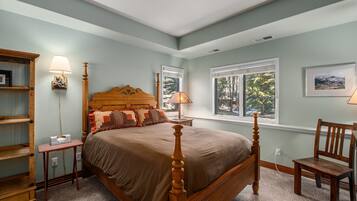 4 bedrooms, iron/ironing board, free WiFi, bed sheets