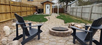 1 bdrm, duplex, pup friendly, fenced in yard, a perfect getaway!