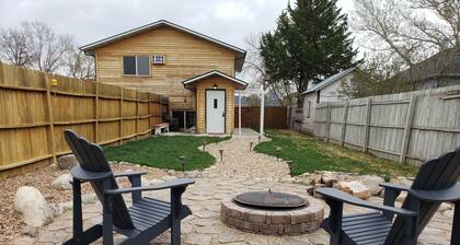 1 bdrm, duplex, pup friendly, fenced in yard, a perfect getaway!