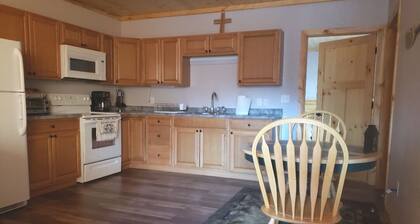 1 bdrm, duplex, pup friendly, fenced in yard, a perfect getaway!