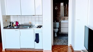 茶具/咖啡用具、冰箱、微波炉、炉灶