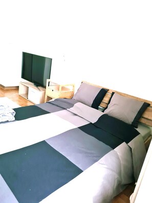 1 chambre, fer et planche à repasser, Wi-Fi gratuit, draps fournis