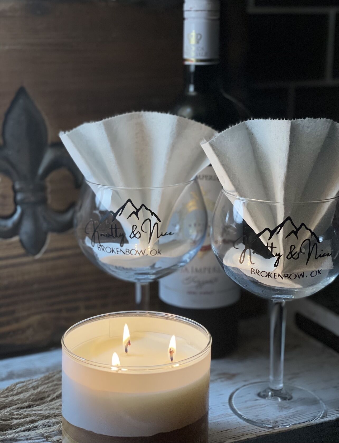 Cabin in Broken Bow! Secluded on 4+ acres, 1 BR 2Bath Couples or Honeymoon Cabin