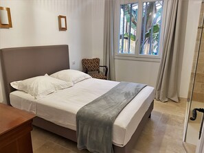 3 chambres, lit parapluie, Wi-Fi gratuit, draps fournis