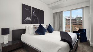 3 slaapkamers, een strijkplank/strijkijzer, wifi, beddengoed