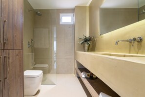 Shower, hair dryer, bathrobes, towels - Wave, an Idyllic Seafront Suite by Nirousuites (Heraklion)