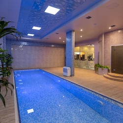 Couples treatment room(s), sauna, body treatments, hydrotherapy