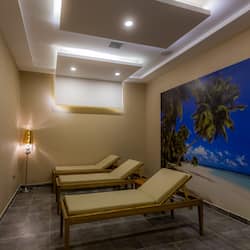 Couples treatment room(s), sauna, body treatments, hydrotherapy