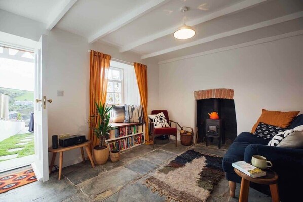 TV, fireplace, offices