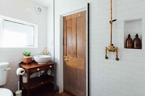 Shower, towels