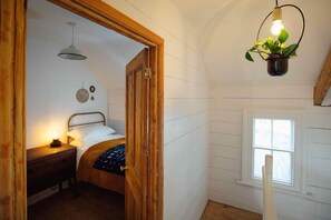 2 bedrooms, iron/ironing board, WiFi, bed sheets - Charming Cottage & Garden in Port Isaac (Port Isaac)