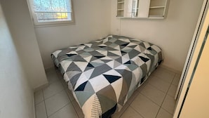 Unclassified image, 4 of 20, button - T2 Apartment with parking and garden 300 m from the beach (Banyuls-sur-Mer)
