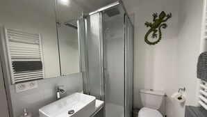 Unclassified image, 2 of 20, button - T2 Apartment with parking and garden 300 m from the beach (Banyuls-sur-Mer)