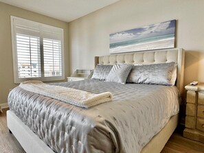 3 bedrooms, Internet, bed sheets - Belle Harbor 805W Luxury Beachfront Condo in Clearwater Beach (Clearwater Beach)