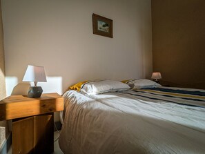 2 quartos, Wi-Fi de cortesia, roupa de cama