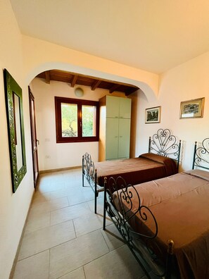 Apartment, 3 Schlafzimmer | 3 Schlafzimmer, Bügeleisen/Bügelbrett, kostenloses Internet per Kabel