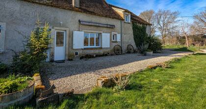 Ferienhaus im Berry: Pool, Garten, Parkplatz und umfassender Service in Brenne Naturpark