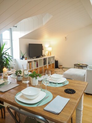 Dining - ELIA'S COCOON (La Rochelle)