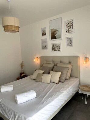 5 bedrooms, iron/ironing board, travel cot, WiFi