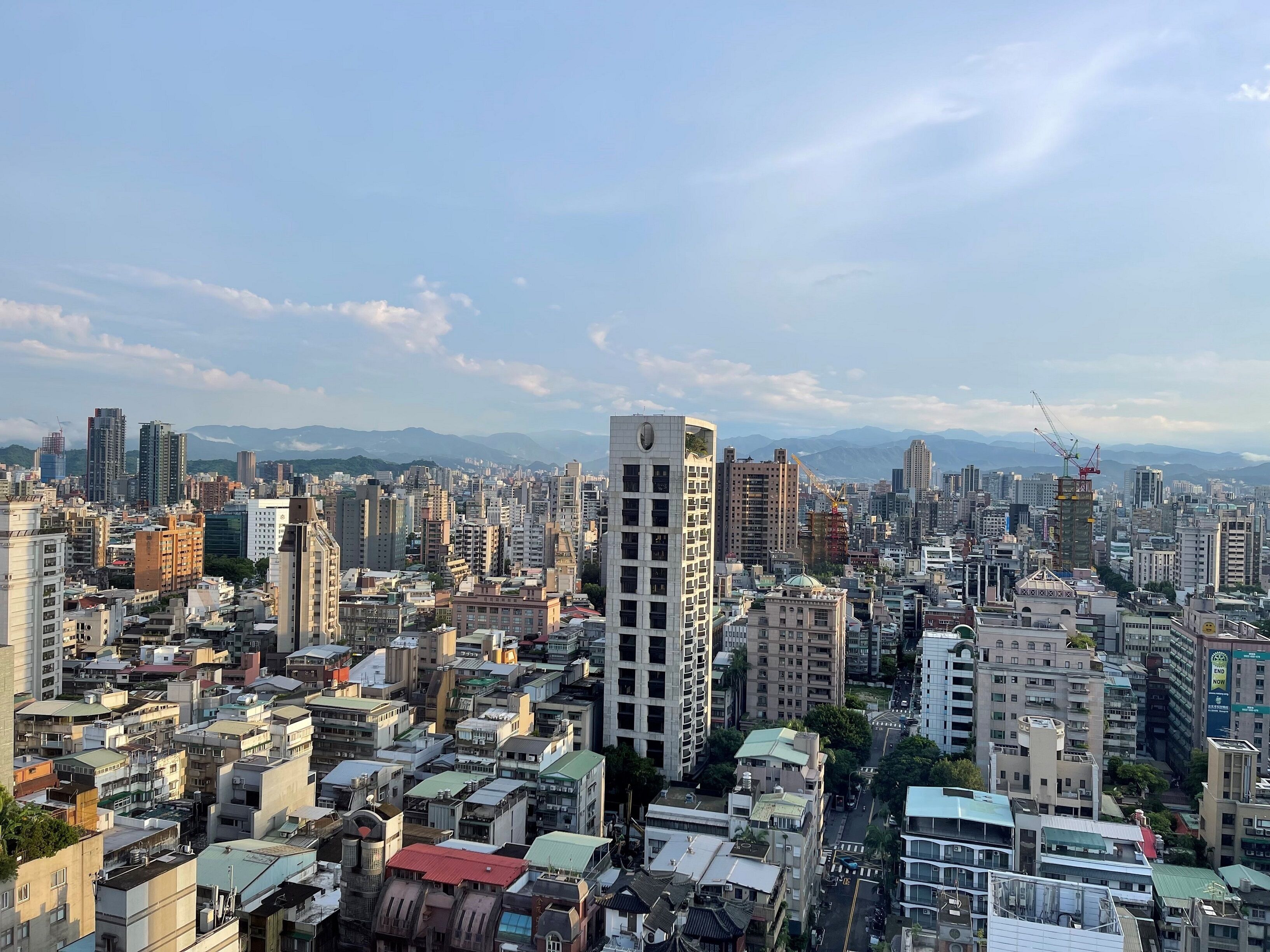 twin room | city view