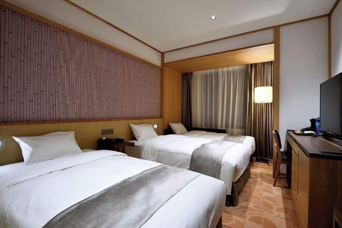 Down duvets, minibar, in-room safe, desk