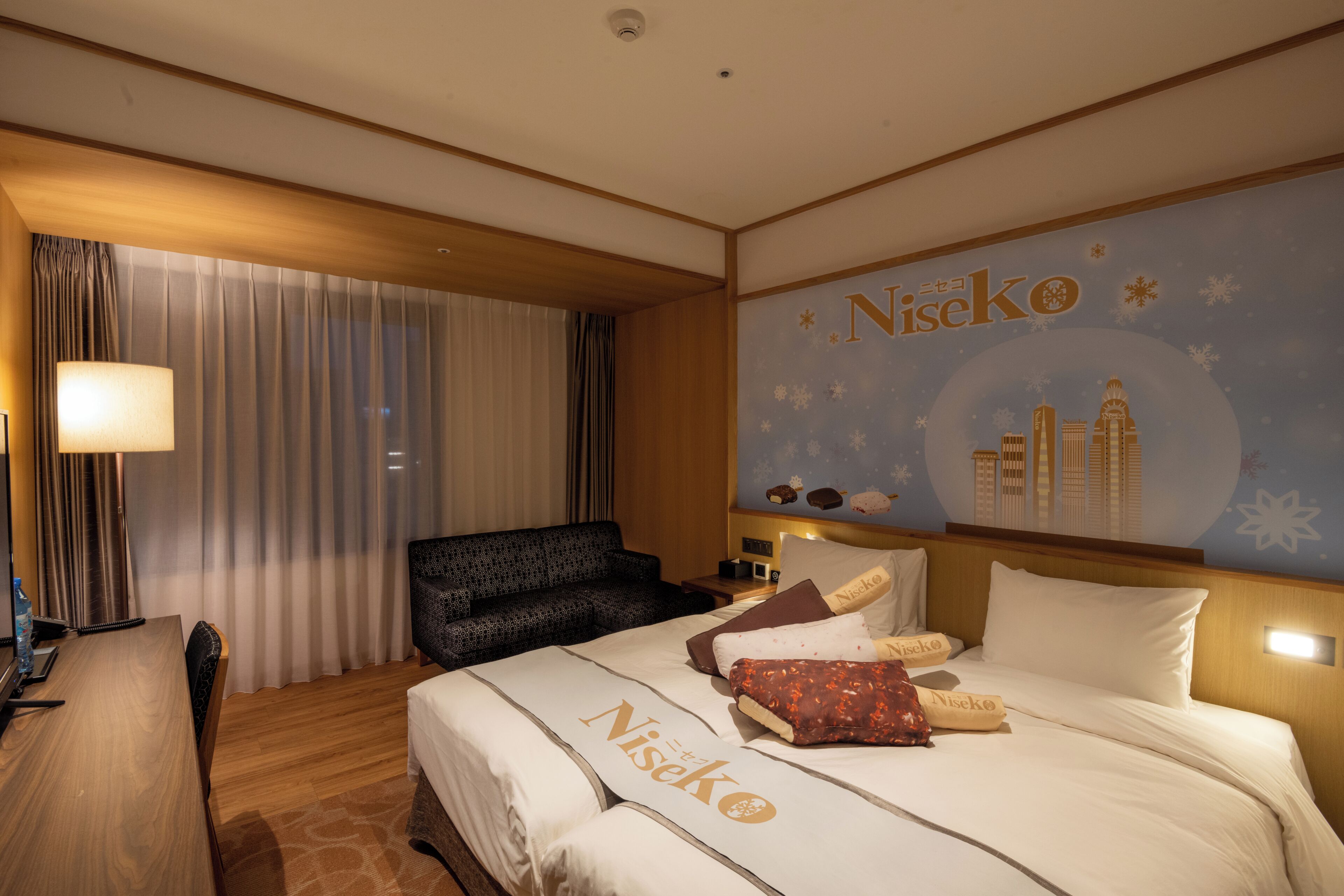 NISEKO Room | Down comforters, minibar, in-room safe, desk