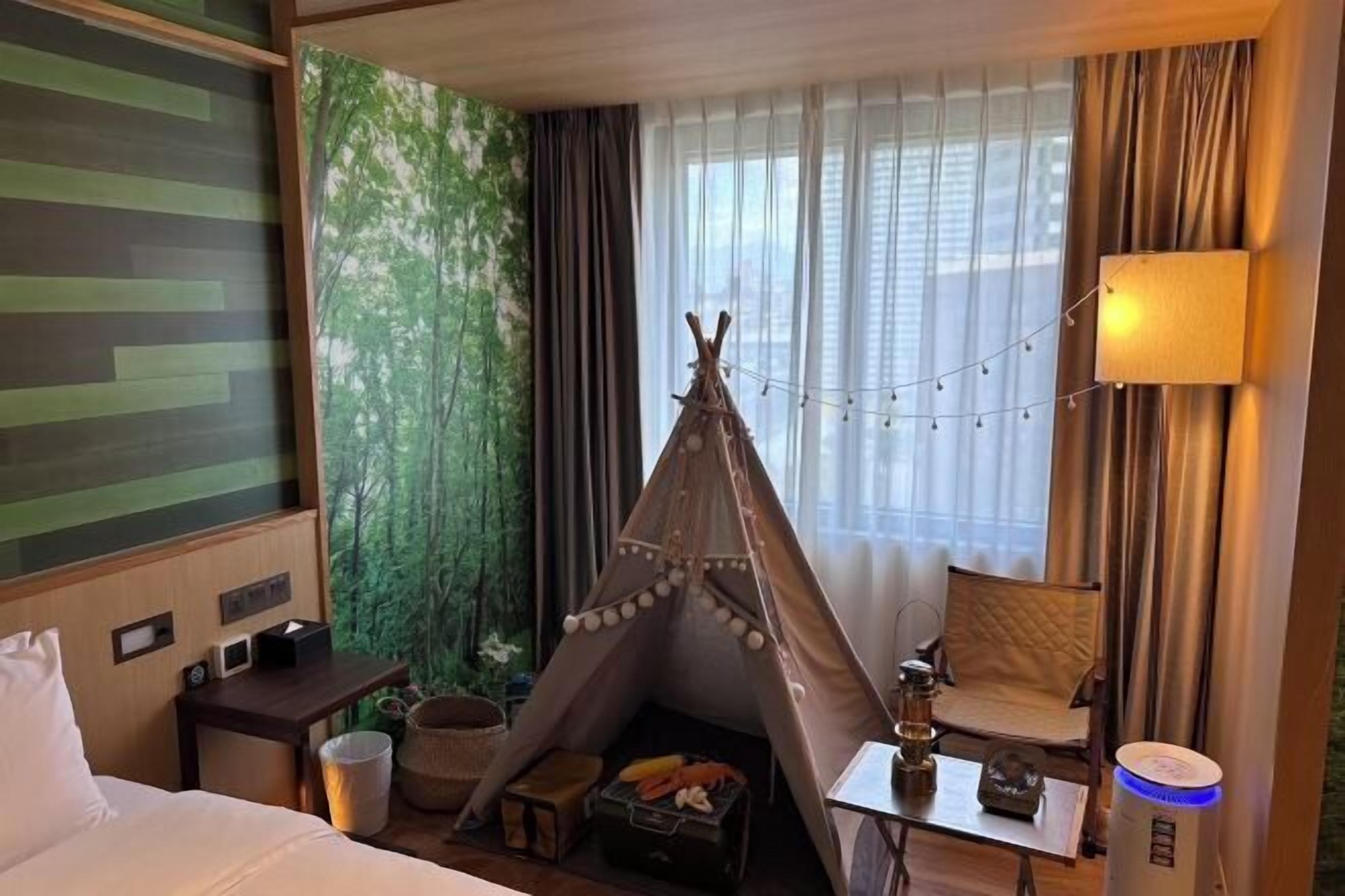 Down duvets, minibar, in-room safe, desk