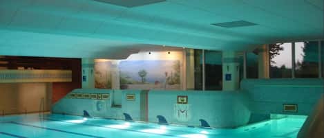 Innendørsbasseng