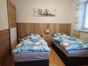 2 chambres, fer et planche à repasser, Wi-Fi, literie fournie