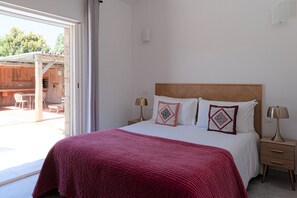 1 slaapkamer, een strijkplank/strijkijzer, reisbedje, gratis wifi