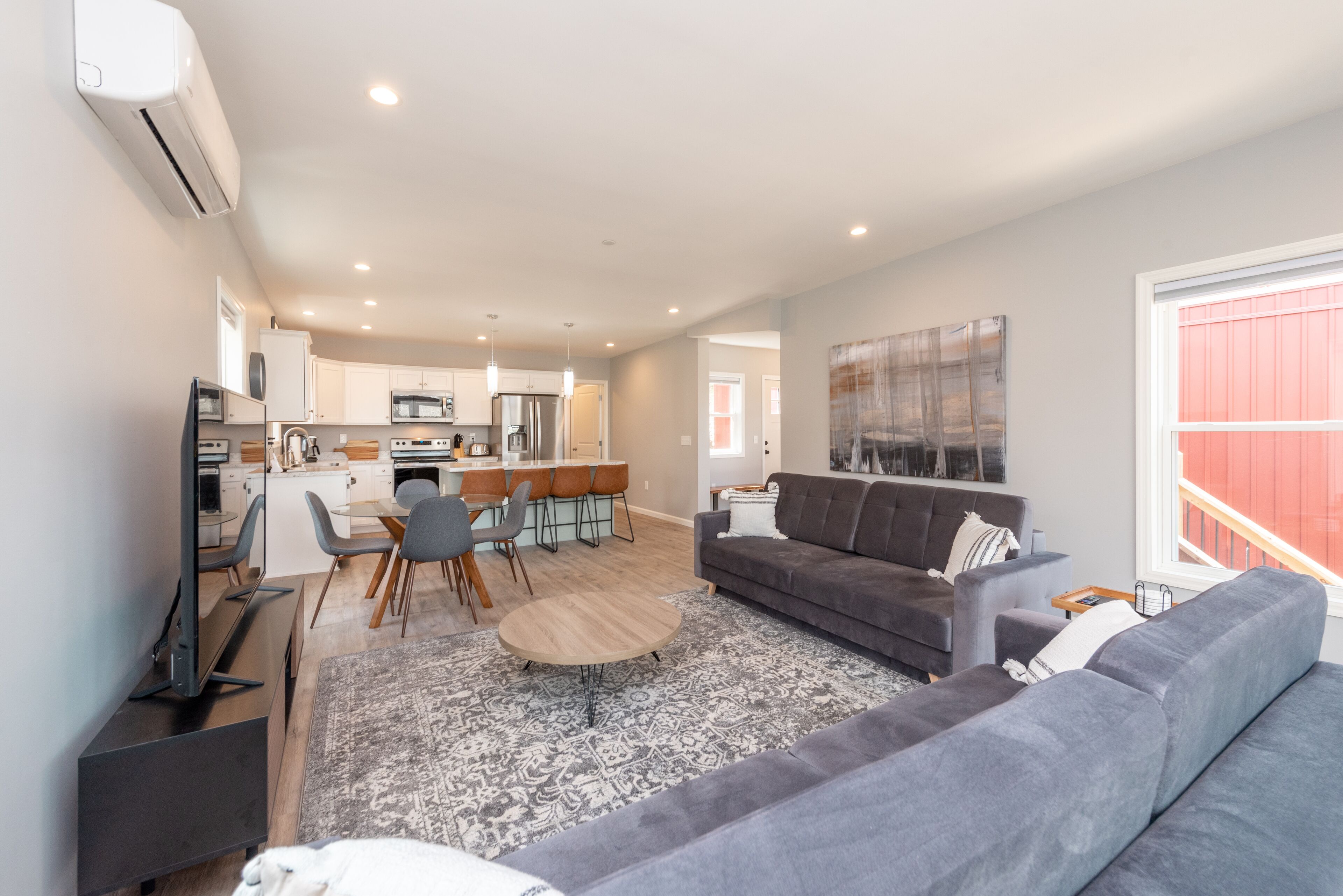 Escape Inn: Lake Area, A/C, Fire Pit!