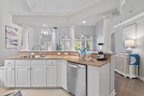 Interior - Complimentary LSV (Golf Cart)⛳-Screened Deck-4BR Thirsty Turtle (Sandestin Beach and Golf Resort , Miramar Beach)