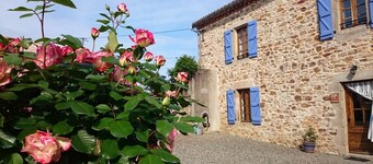 3-star cottage - authentic - large garden - swimming pool