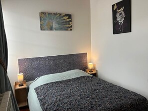 2 chambres, fer et planche à repasser, lit parapluie, Wi-Fi gratuit