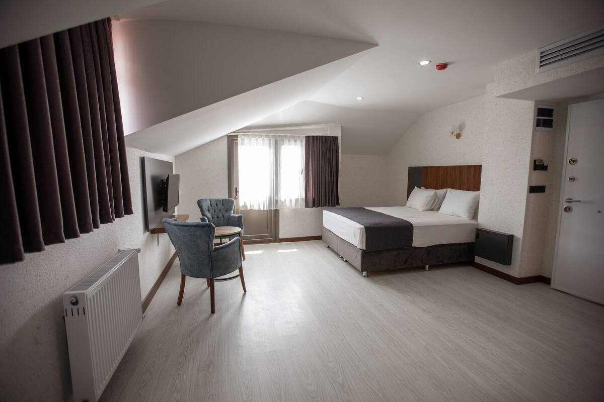 Royal Room