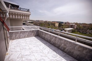 Royal Room | Terrace/patio - Med Airport Hotel (Arnavutköy)