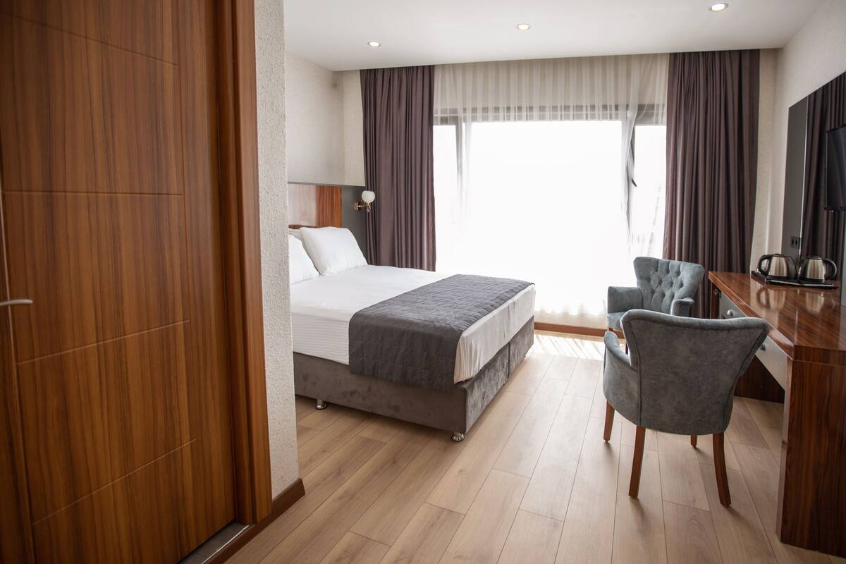 In-room safe, desk, laptop workspace, iron/ironing board (on request)
