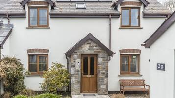 Mặt tiền nơi lưu trú