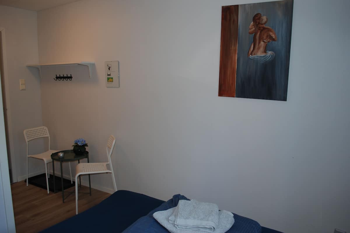 Wifi gratis y ropa de cama