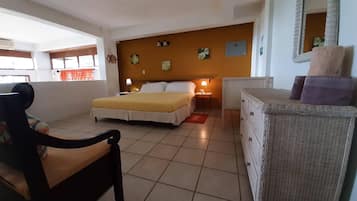 1 bedroom, desk, iron/ironing board, free WiFi