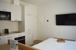 Studio | Zimmersafe, Verdunkelungsvorhänge, schallisolierte Zimmer